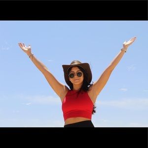 Meet your Posher, Leslie